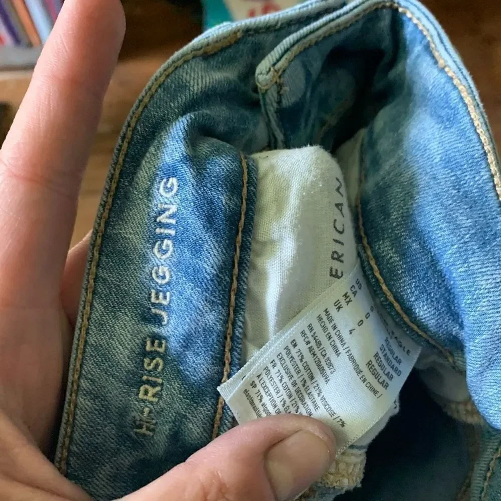 American Eagle destroyed distressed hi-rise light wash 0 jeggings